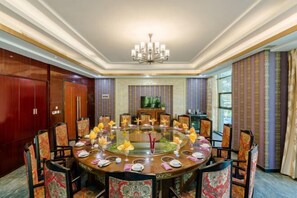 Restaurant - Yujing Hotel (Zhouqu)