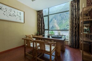 Dining - Yujing Hotel (Zhouqu)