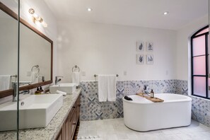 Bathroom - Luxury Apartments with Rooftop & Jacuzzi (San Miguel de Allende)