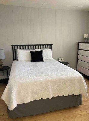 2 Schlafzimmer, Reisekinderbett, kostenloses WLAN, Bettwäsche