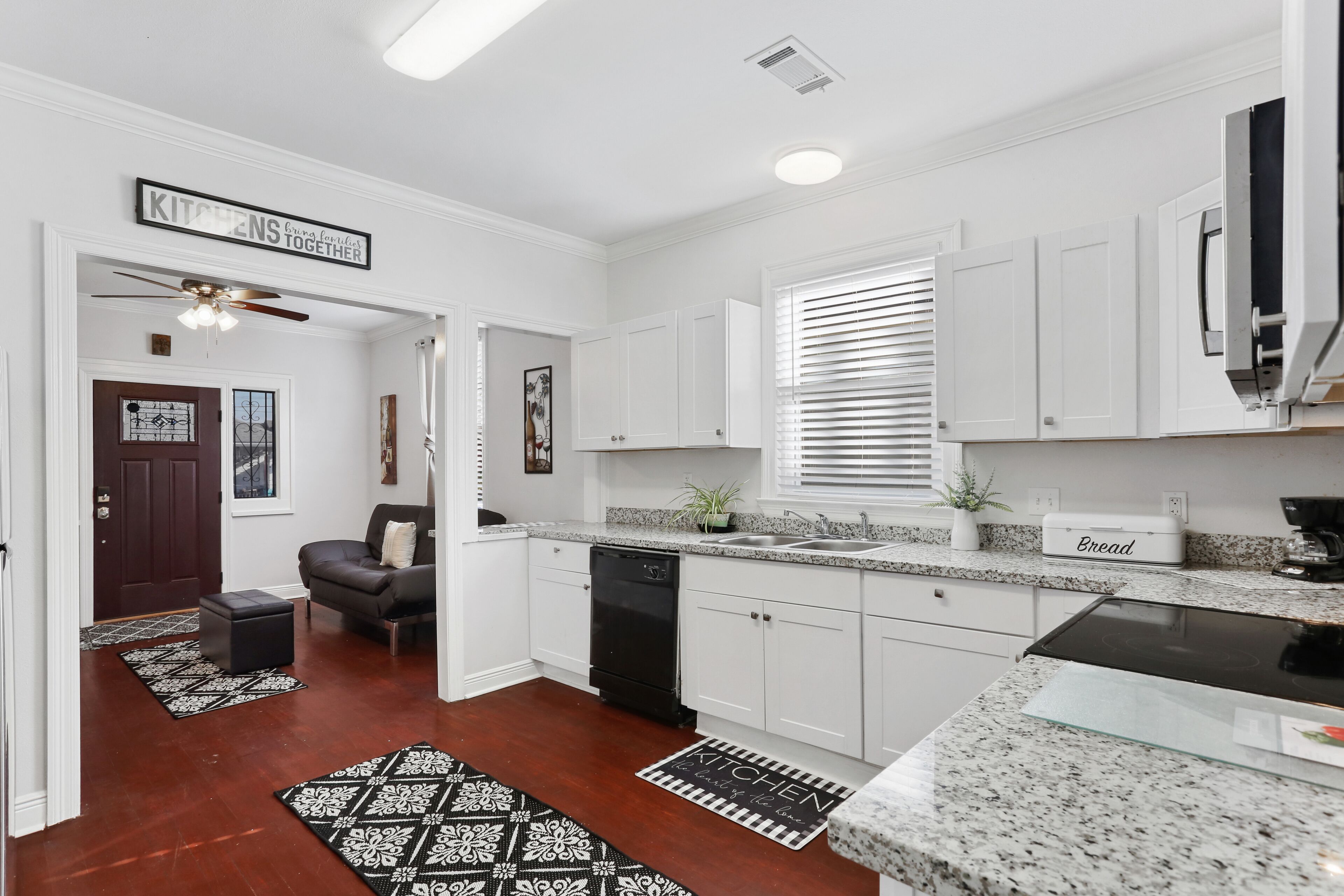 冰箱、微波炉、烤箱、炉灶