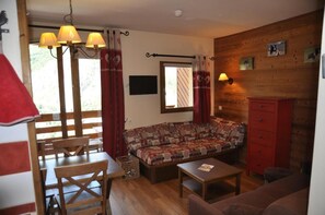 Living area - 100m from ski slopes, Ground floor, balcony, parking, ski locker, 29m², Valloire (Valloire)