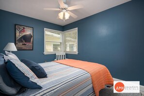 3 slaapkamers, een bureau, reisbedje, wifi