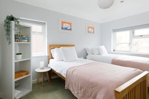 3 chambres, fer et planche à repasser, Wi-Fi, literie fournie
