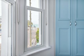 Interior - Seaside Villa with Garden, 40m to Beach (West Sussex)