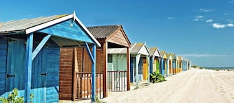 Beach house with pool in West Wittering