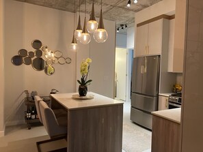 Interior - Downtown oasis in the heart of Toronto! Perfect location to explore and enjoy!!  (Toronto)