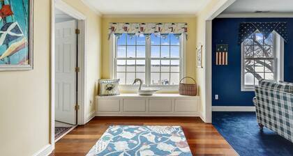 Minutes from Downtown Easton and St. Michaels | Private Dock | Kayak | Pet Frien