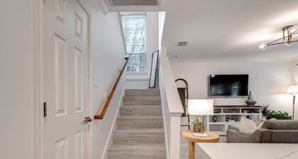 Charming Townhome, 3 beds, 2.1 baths, 2 car garage