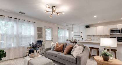 Charming Townhome, 3 beds, 2.1 baths, 2 car garage