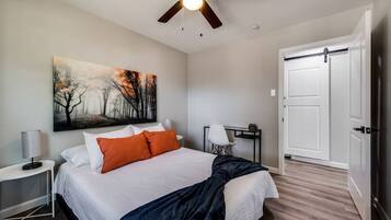 5 bedrooms, iron/ironing board, WiFi, bed sheets