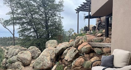 Unique Studio With Bathroom Built Into The Rocks. Dog friendly🐾 & Fire Pit