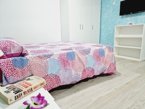 2 habitaciones, tabla de planchar con plancha y internet gratis 