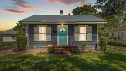The Blue House in Historic Downtown Lakeland