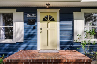 The Blue House in Historic Downtown Lakeland