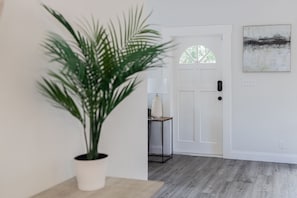 Interior - The Blue House in Historic Downtown Lakeland (Lakeland)