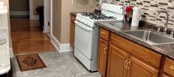 THIRD FLOOR LOFT STYLE APARTMENT