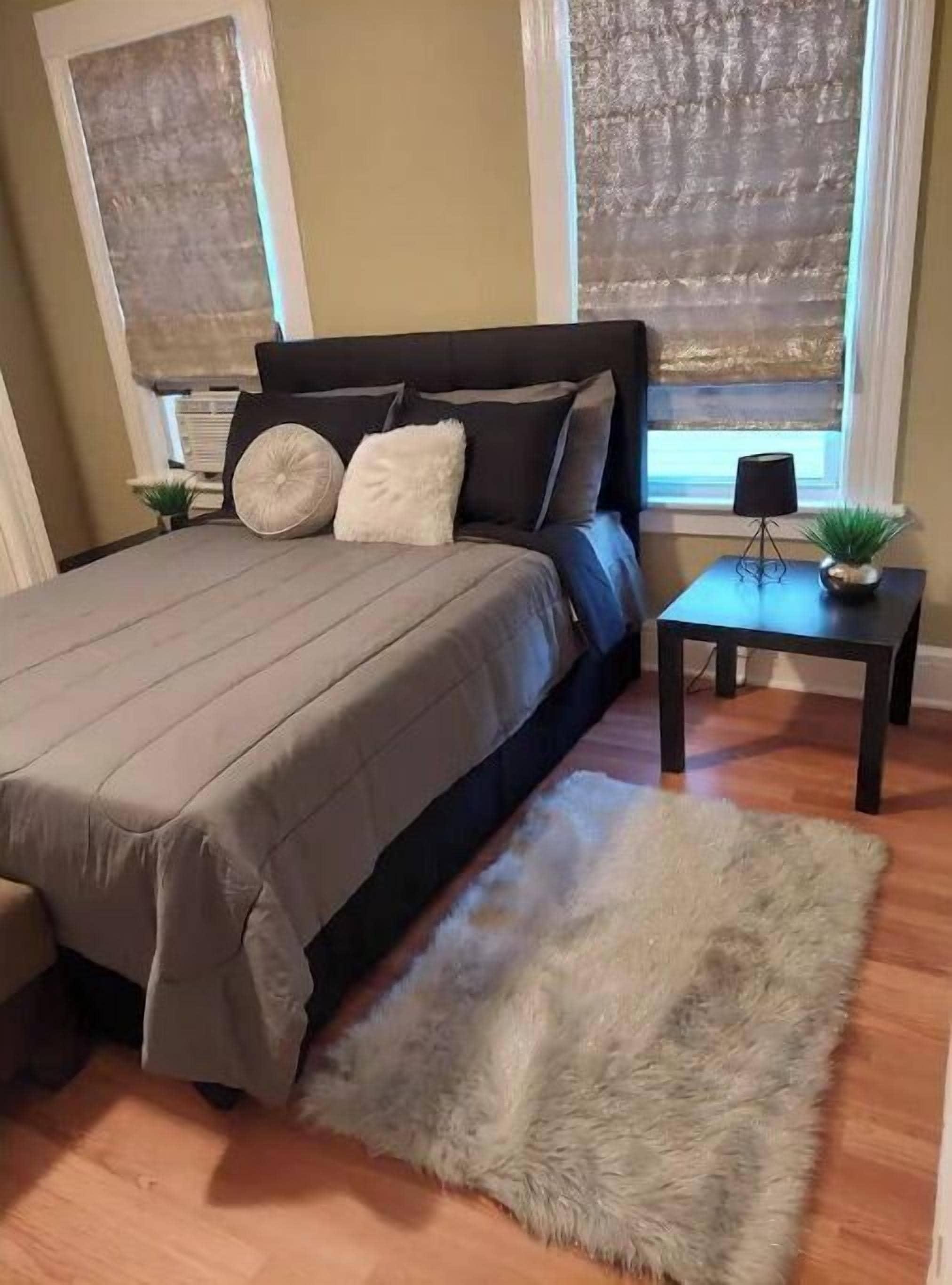2 bedrooms, in-room safe, iron/ironing board, WiFi