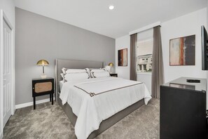 9 slaapkamers, een strijkplank/strijkijzer, wifi, beddengoed