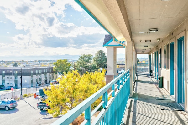 Comfort Room/King/Mountain view | Terrace/patio