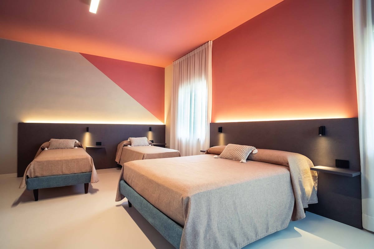 Egyptian cotton sheets, premium bedding, memory foam beds, minibar