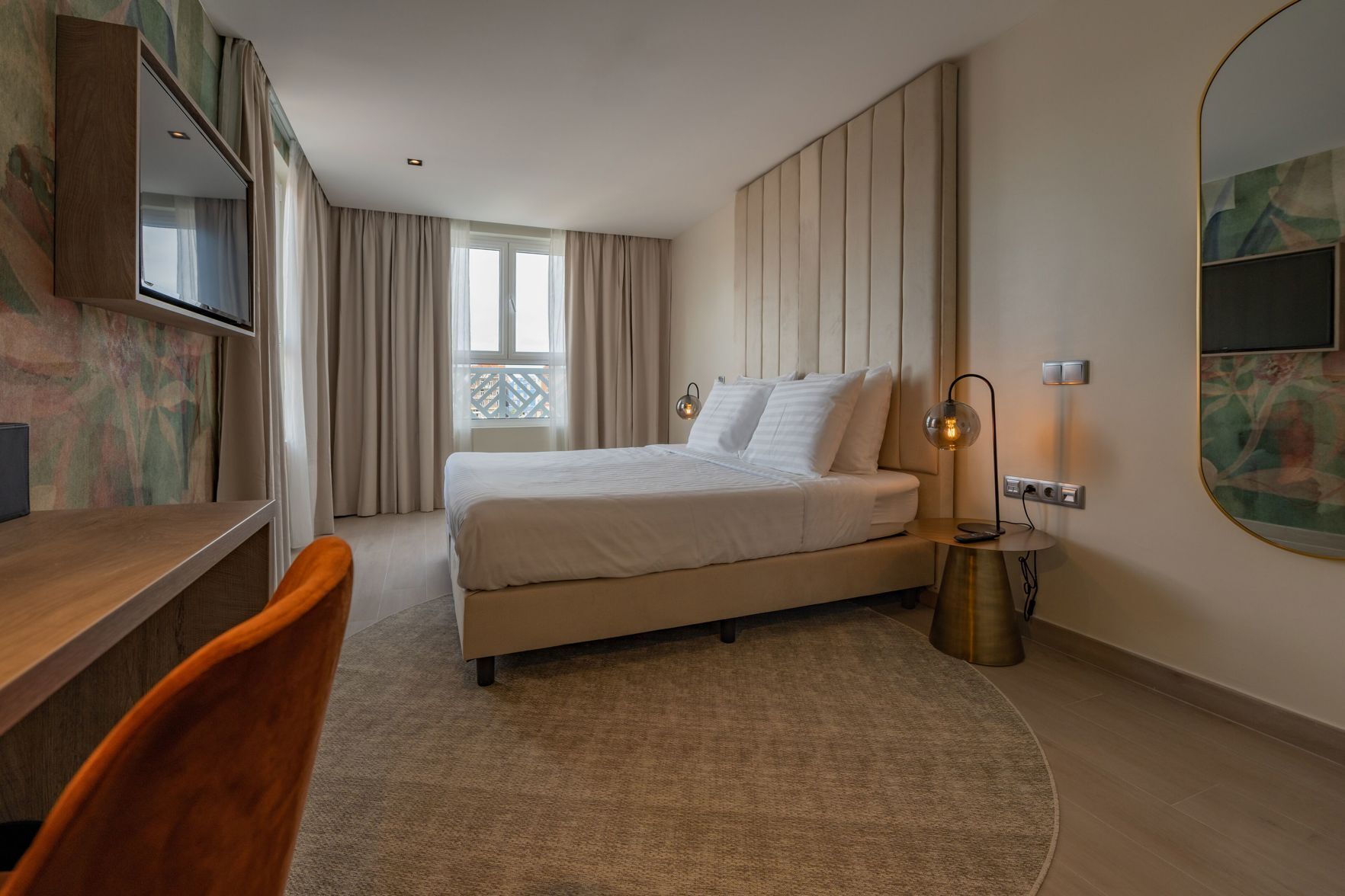 Premium bedding, minibar, in-room safe, desk