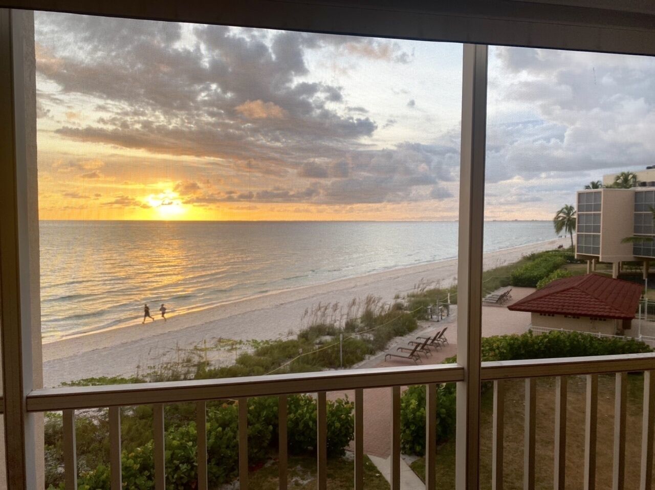 Beachfront Condo in Bonita Springs, prime location!