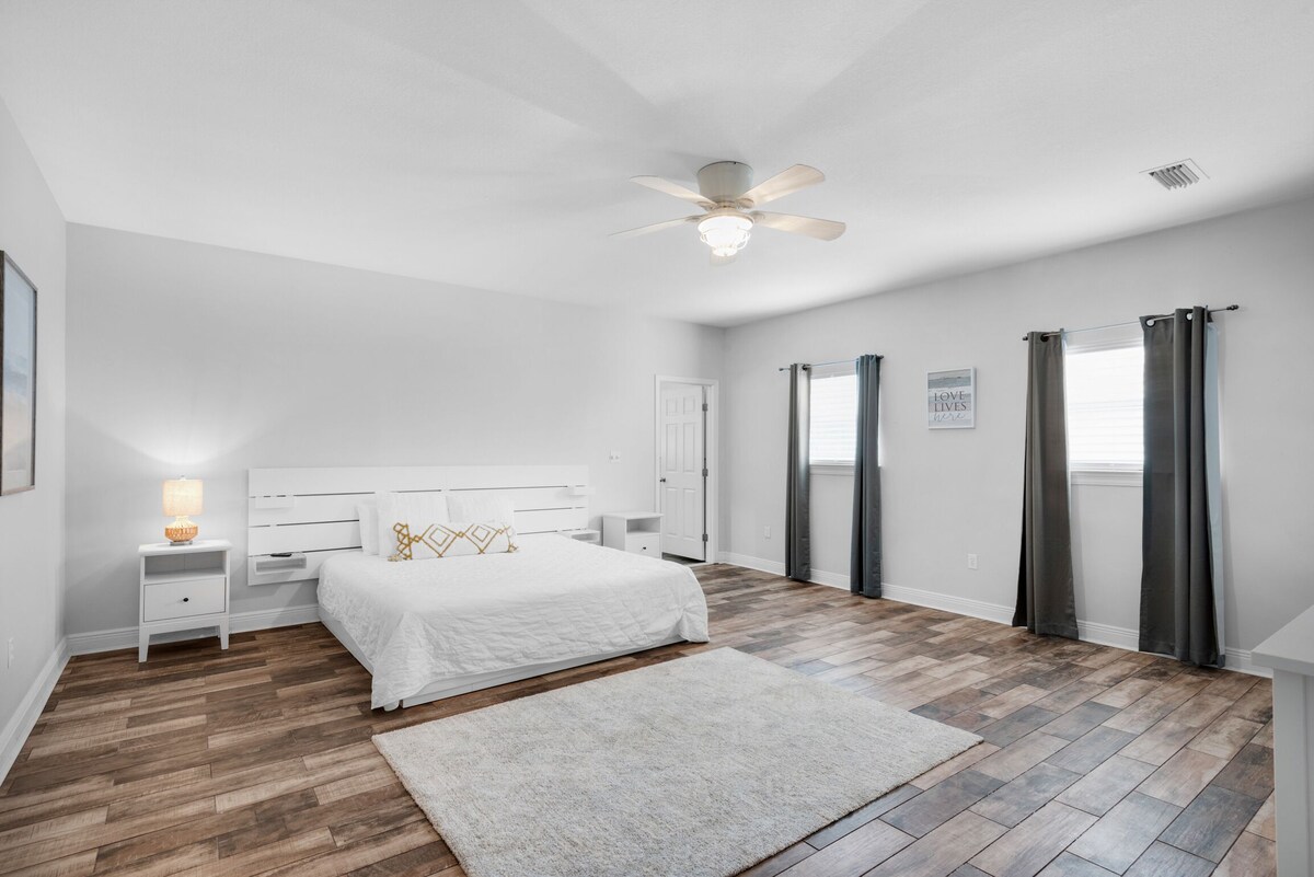 Photo 37 of 🐶️ Pet Friendly I Fenced Yard I 5BR Serenity by the Sea🐶️
