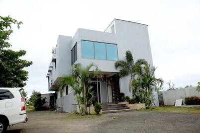 Hotel New Rudraksh, Satara