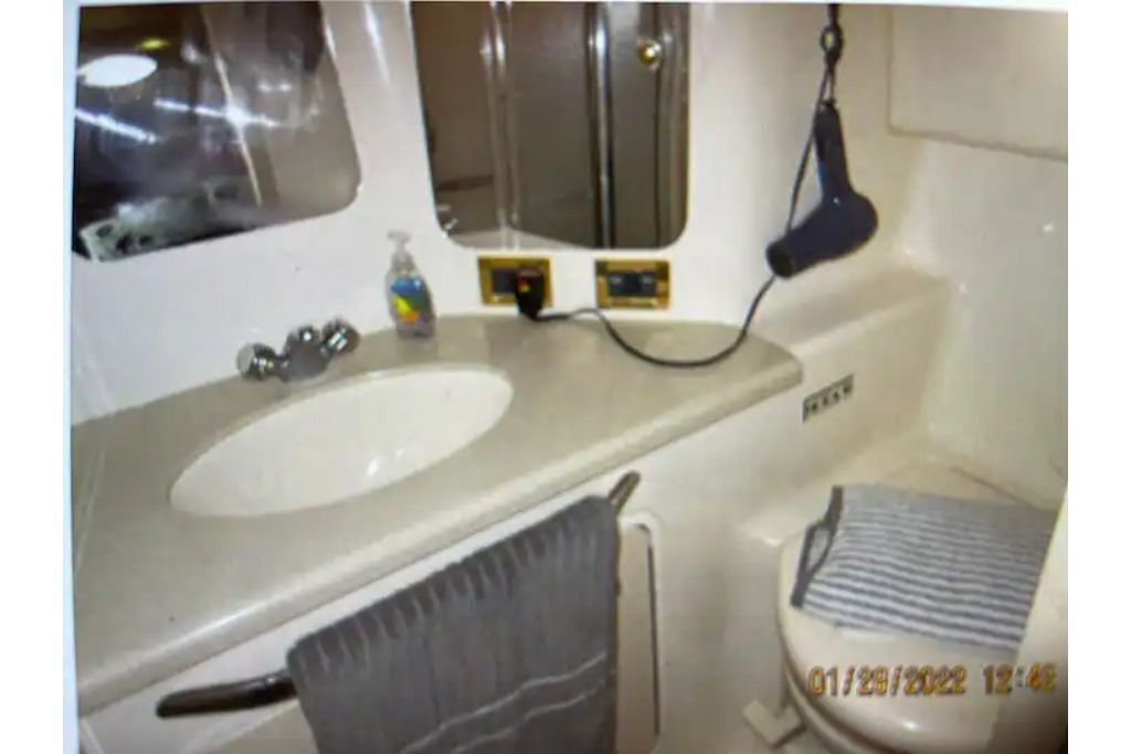 Delightful Sport Yacht with Pool