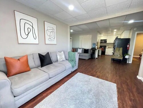 Mid-Century modern style 4 bedroom home