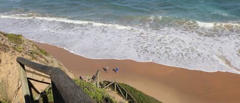 Beach nearby, beach towels