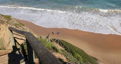 Stylish & Cozy House - 5min from the beach!