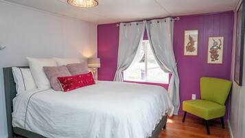 2 bedrooms, iron/ironing board, WiFi