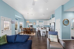 Smart TV, fireplace, books, computer monitors - AJs Beach Haven - your beautiful vacation home in Sea Isle (Galveston)
