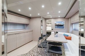 3 bedrooms, bed sheets