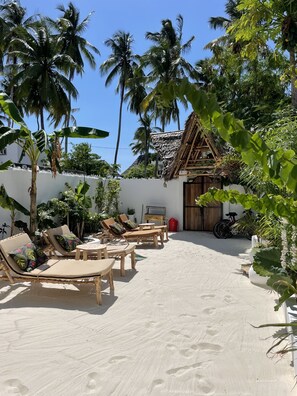 Terrace/patio - Olamanga Villa, a dream holiday in Zanzibar (Jambiani)