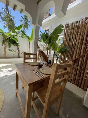 Outdoor dining - Olamanga Villa, a dream holiday in Zanzibar (Jambiani)
