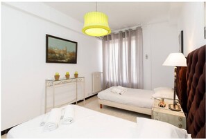 2 chambres, fer et planche à repasser, Wi-Fi, draps fournis