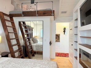 4 bedrooms, travel crib, free WiFi, bed sheets