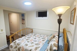 1 室のベッドルーム、セーフティボックス (室内)、WiFi (無料)、ベッドシーツ