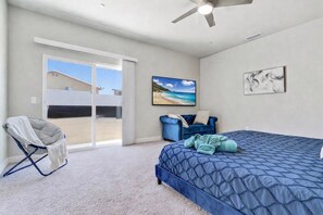 3 habitaciones, tabla de planchar con plancha y cuna de viaje 