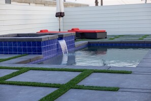 Piscine extérieure, piscine chauffée