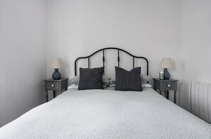 1 chambre, fer et planche à repasser, lit parapluie, Wi-Fi gratuit