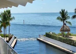 حمّام سباحة خارجي، حمّام سباحة مُدفَّأ