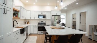 ⁑Westside Luxury⁑Park Access✔Patio✔Large Groups✔