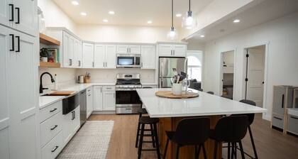 ⁑Westside Luxury⁑Park Access✔Patio✔Large Groups✔