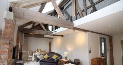 The Hayloft - a cheshire that sleeps 2 guests in 1 bedroom