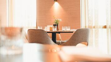 Daily buffet breakfast (EUR 19.25 per person)