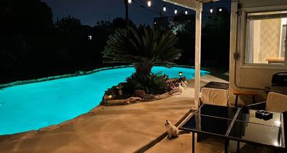 cozy house with pool, 1 car garage , newly remodeled, brand new washer and dryer